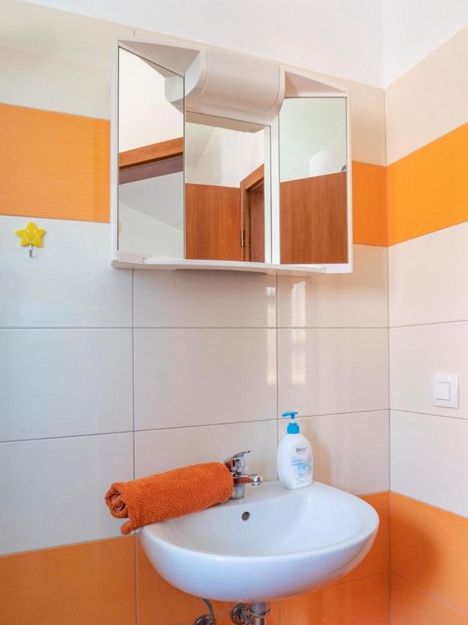 Studio Apartment Gianni Vižinada Esterno foto