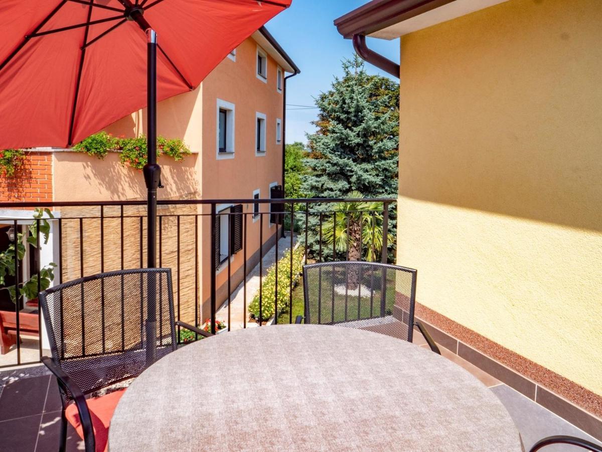 Studio Apartment Gianni Vižinada Esterno foto